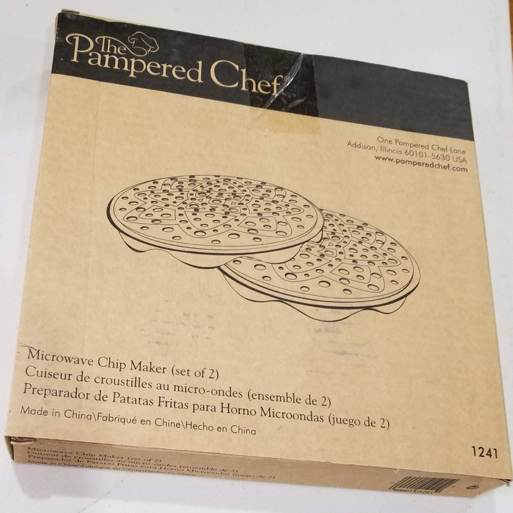 The Pampered Chef Microwave Chip Maker - New In Box